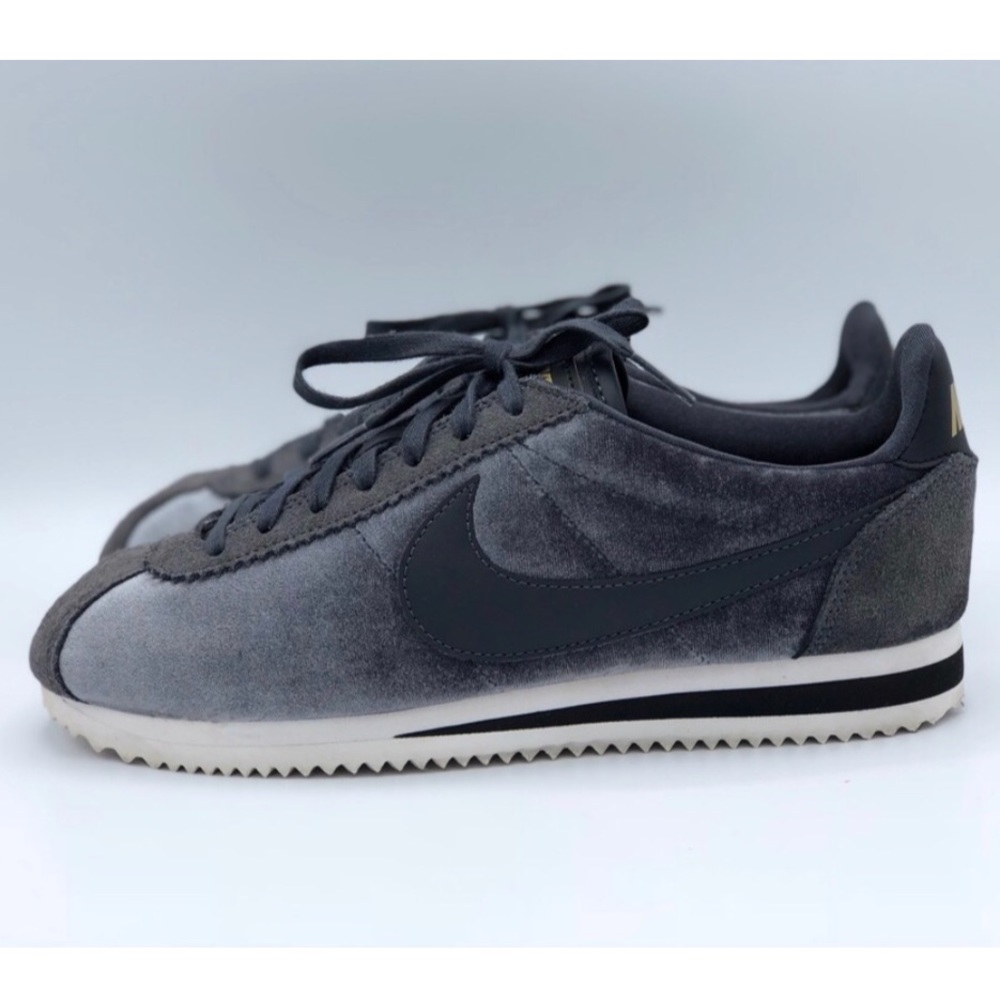 Nike Classic Cortez Sneakers